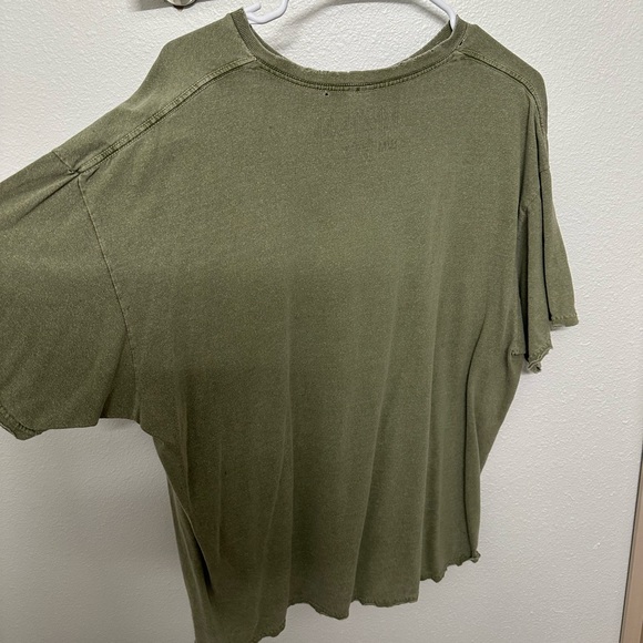 Def Lepard Graphic Tee - Picture 5 of 6